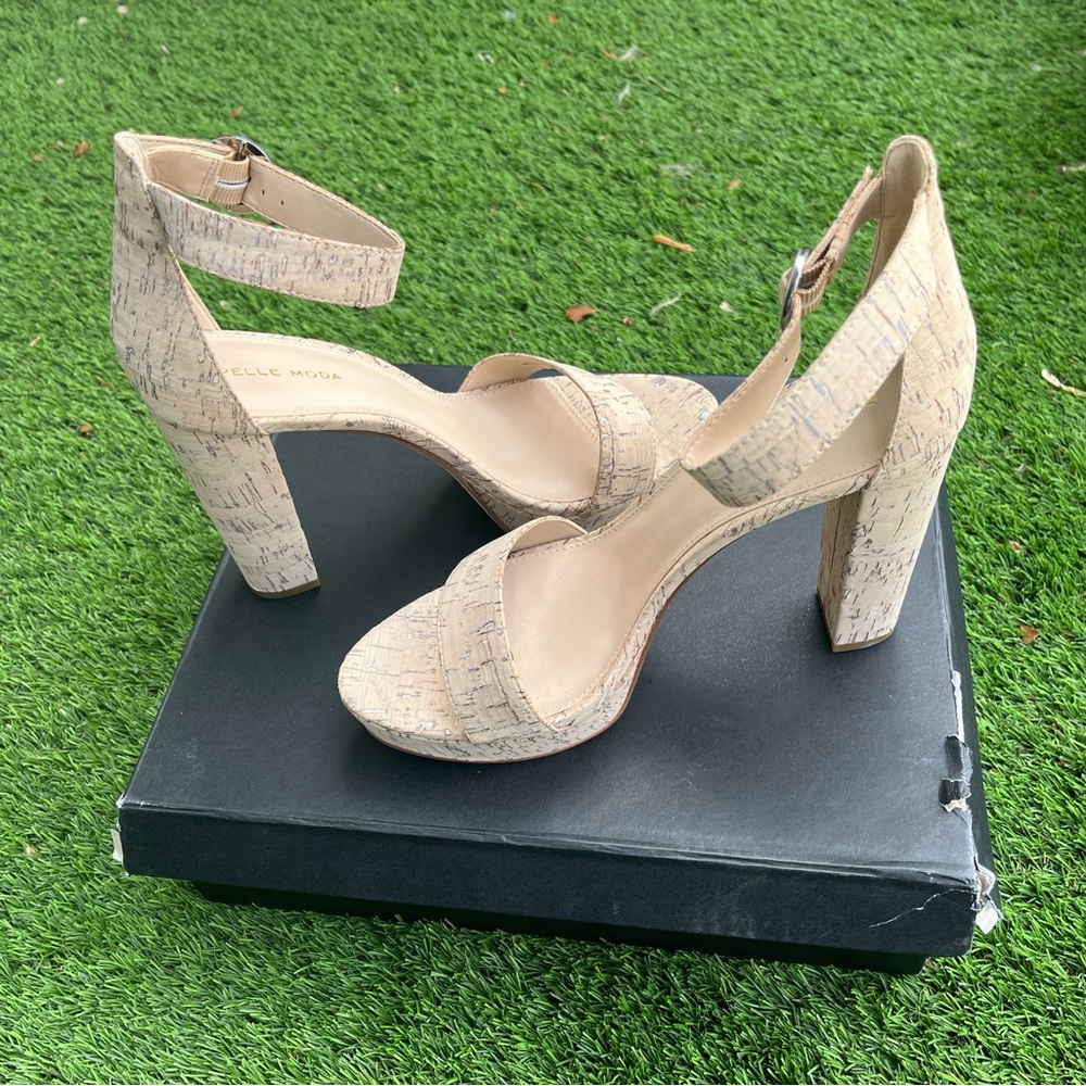 Pelle Moda Ankle Strap Sandal Neutral Women's 10M NEW